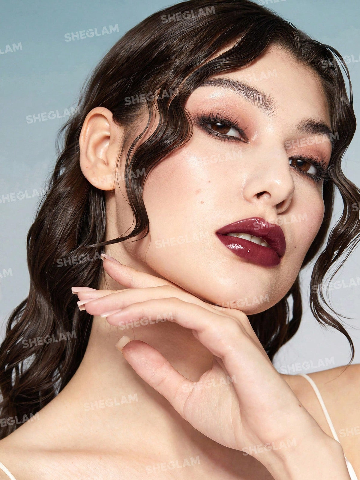 ملمع شفاه Pout-Perfect Shine من شيجلام، درجة Berry Season