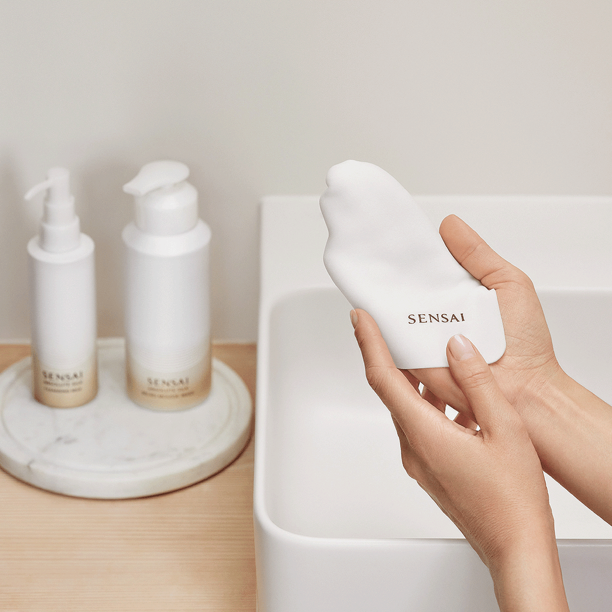 Sensai Silky Purifying Sponge Chief
