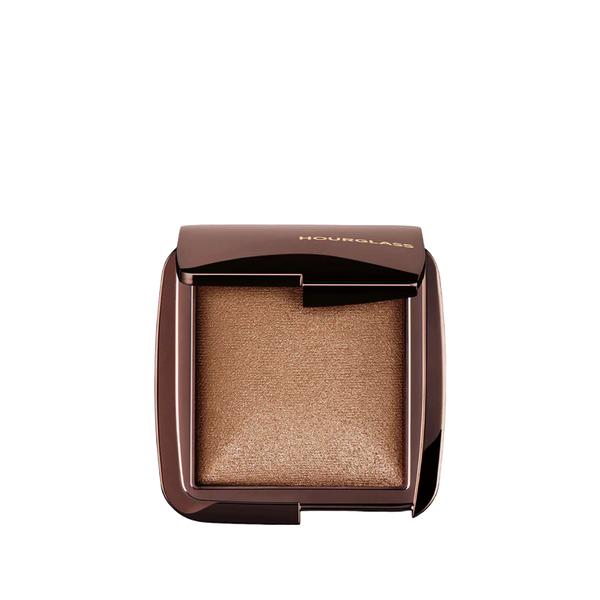 بودرة الإضاءة Ambient من Hourglass